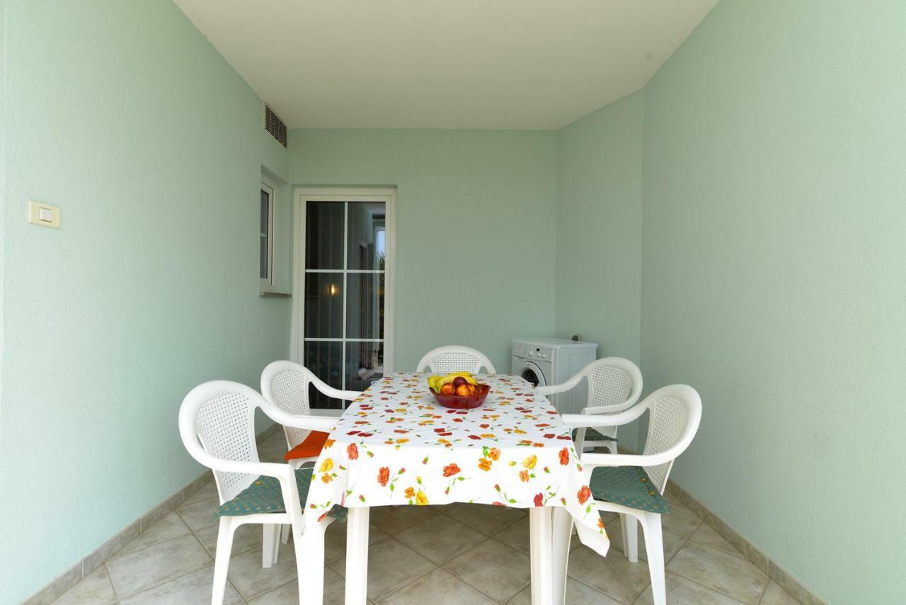 Pool Apartments 624 Pula Exterior photo