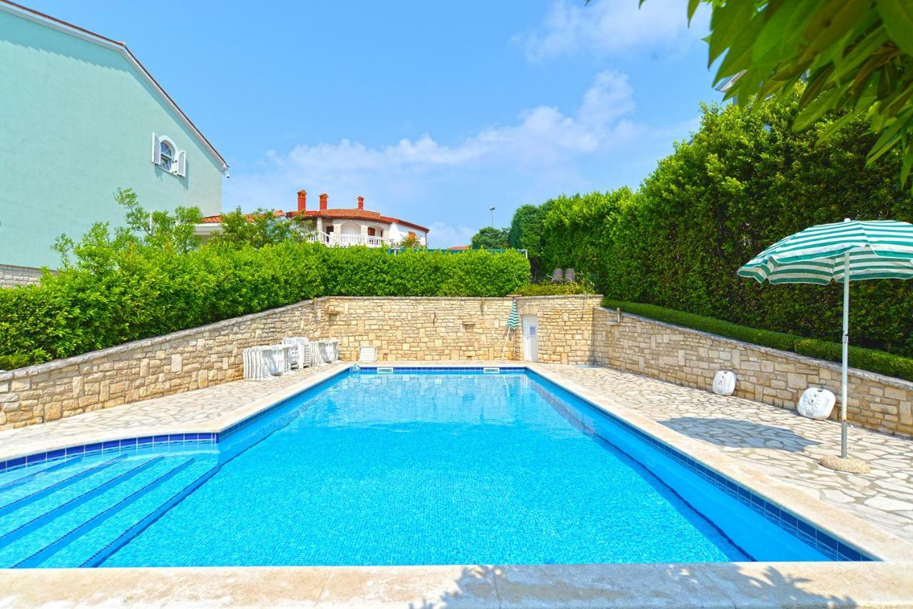 Pool Apartments 624 Pula Exterior photo